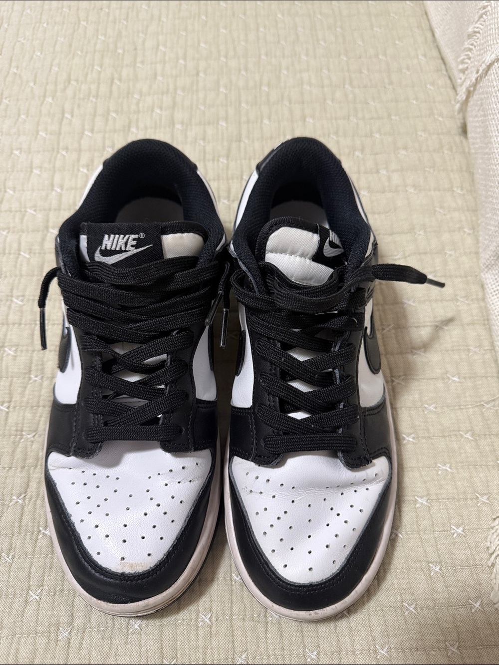 Nike Black and White Low-Top Sneakers Size 7